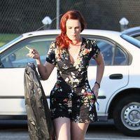 Rumer Willis exits Neil George Salon carrying a garment bag | Picture 111147